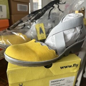 Fly London cupido/idea Bright yellow/silver sandal EUR 41